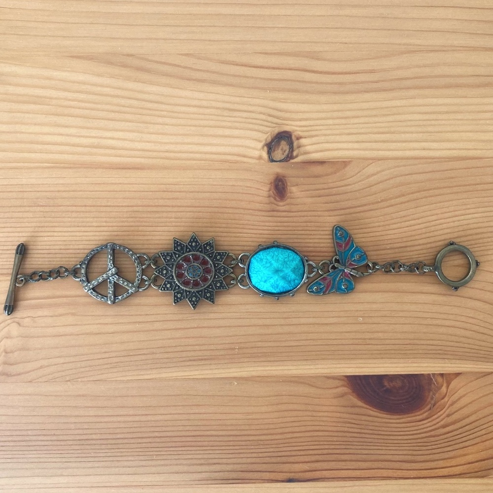 Vintage Peace Brace Lace